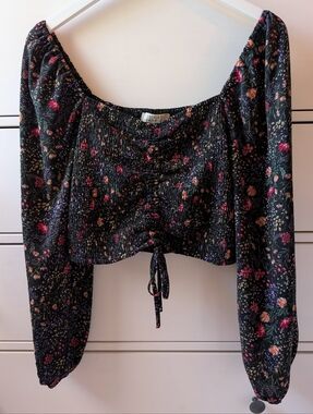 Forever 21 Black Floral Ruched Tie Long Sleeve Crop Top - Large